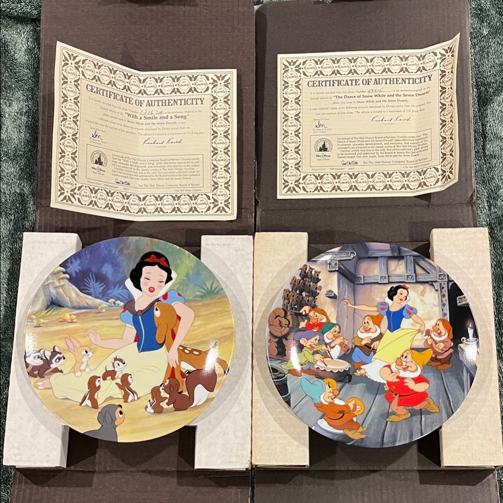 2 Knowles Company Walt Disney Collector Plates based on Snow White
